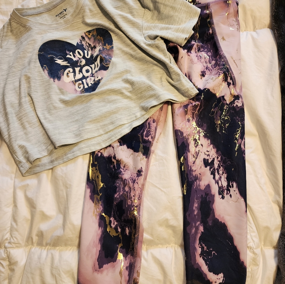 Girl's Old Navy outfit, size 7